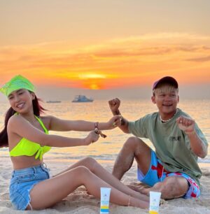 Jelai Andres Instagram - My Best friend and our L’eau Soleil 🌊🏝️☀️ (SWIPE LEFT) 

#LeauSoleil @beautedermcorporation #JelaiAndres #BuboyVillar #BFFs