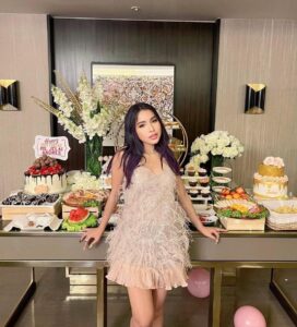 Jelai Andres Instagram - Hey shawty it's yah birthday 🤍🎂🥂 Birthday vlog to be uploaded tonight on my youtube channel 10pm 🤍 Love you #JelaiAndres #JelaisBirthday #Miloves