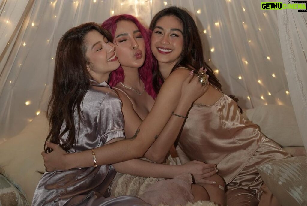 Jelai Andres Instagram - DoLaiNab at my slumber birthday party!!! Vl0g is now up on my yt channel! We love u DoLaiNab babies! ❤️🎂🎉 I’ll be uploading more pics tomorrow