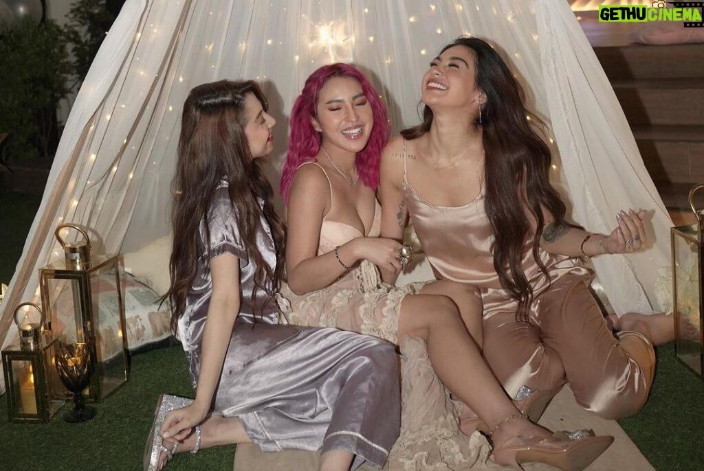 Jelai Andres Instagram - DoLaiNab at my slumber birthday party!!! Vl0g is now up on my yt channel! We love u DoLaiNab babies! ❤️🎂🎉 I’ll be uploading more pics tomorrow