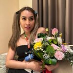 Jelai Andres Instagram – Flowers and hyperbar 🤍🌸💨🥀🖤💙🌼🌷💐