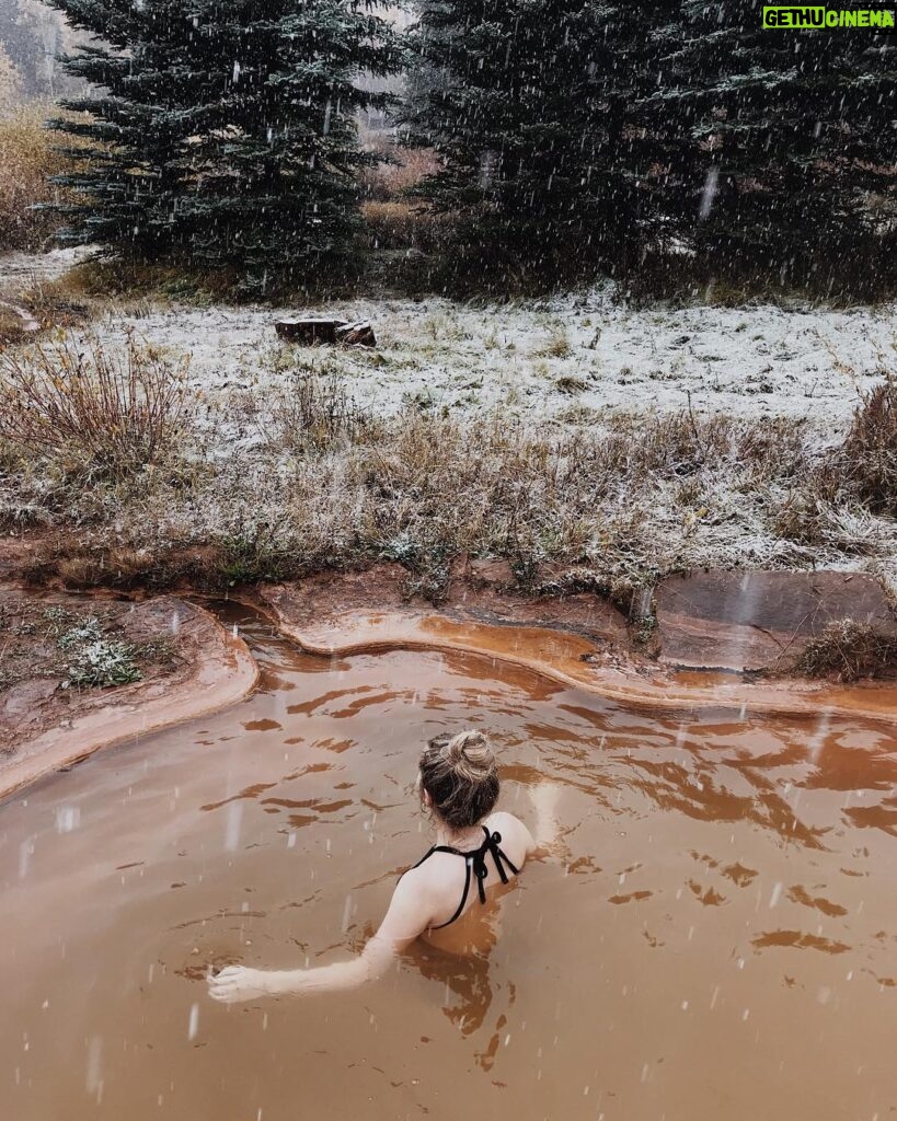 Jenna Boyd Instagram - Such a dreamy day ❄️ Dunton Hot Springs