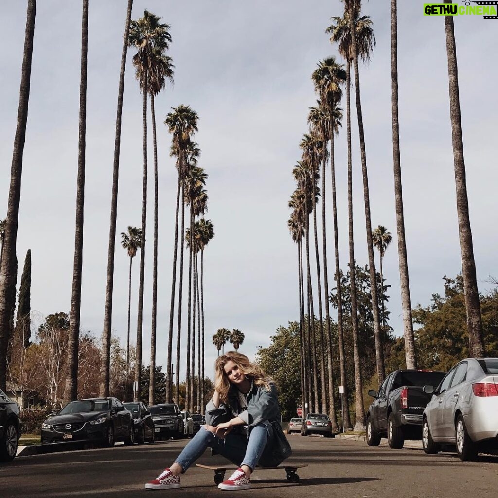 Jenna Boyd Instagram - Hi 👋🏻 Los Angeles, California