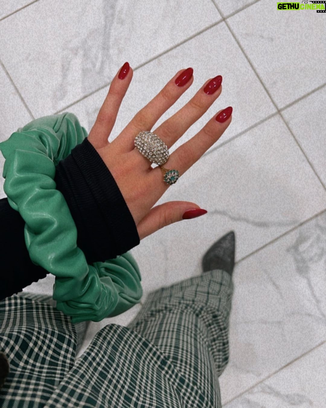 Jenna Boyd Instagram - Felt like a lil 🎄. Downtown Tulsa
