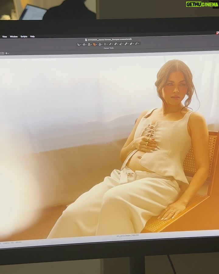 Jenna Dewan Instagram - January! (It’s my last time so yes i take bump pictures everywhere i can’t help myself 😅)