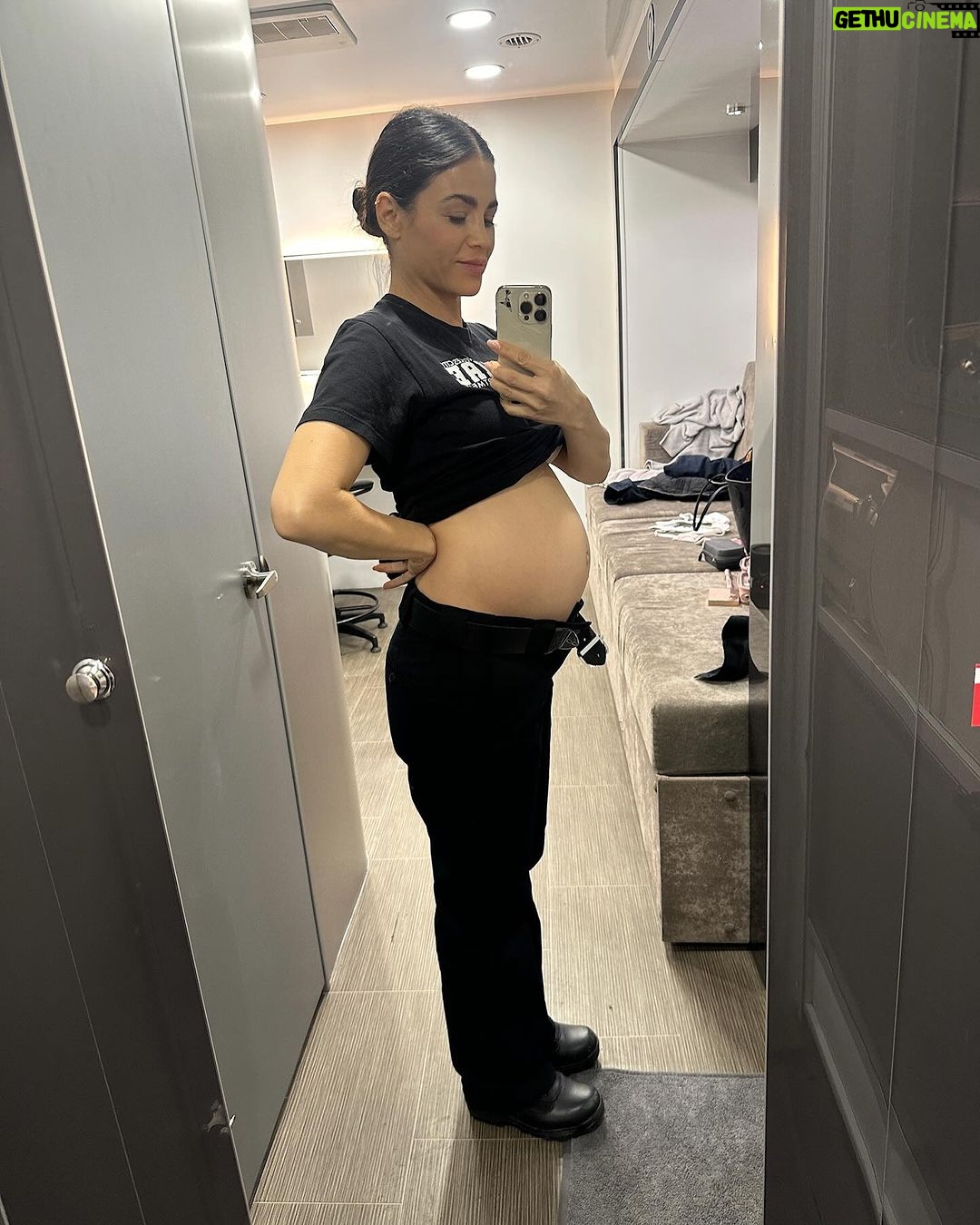 Jenna Dewan Instagram - January! (It’s my last time so yes i take bump pictures everywhere i can’t help myself 😅)