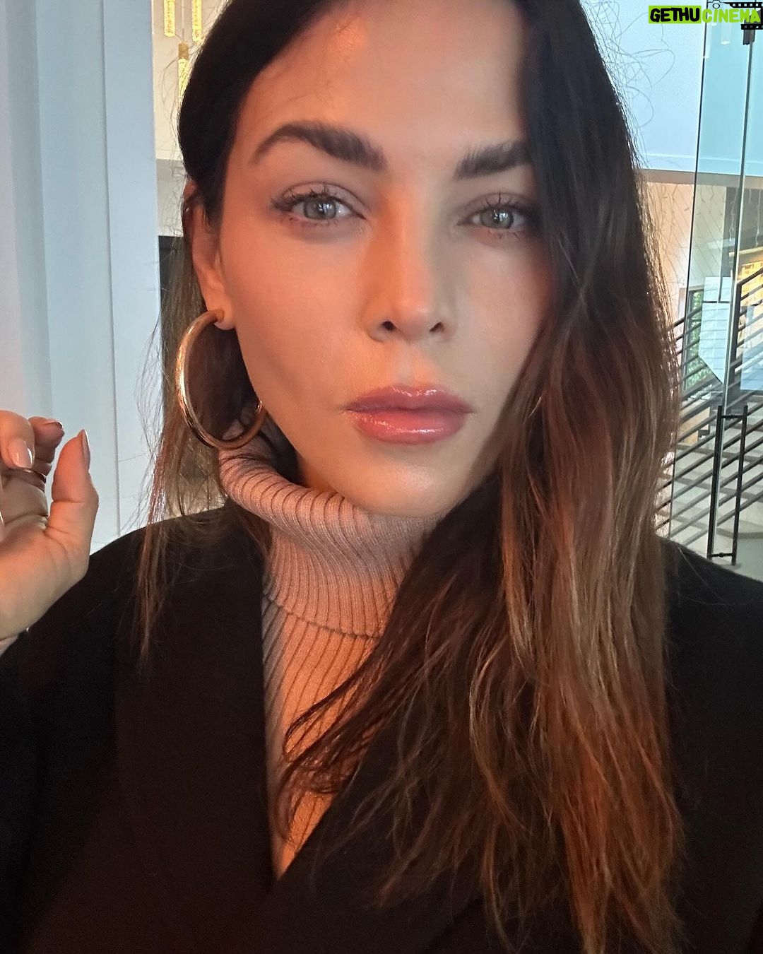 Jenna Dewan Instagram - i’ll take a cozy weekend ☁️🤍