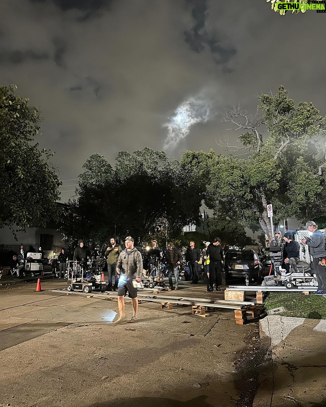 Jenna Dewan Instagram - Just being the crazy sign lady on a full moon set 🌕