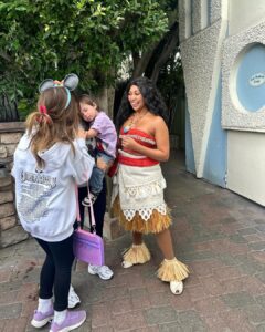 Jenna Dewan Instagram - Callum’s first trip to Disney, a series 💫 1. a true miracle- we got one decent photo 2. a rainbow of emotions all in one day 3. couldn’t love this amazing one more 💞 4. all he wanted was to meet moana, then wasn’t able to open his eyes 5. it’s hard to meet your idols 6. 🎠 7. hard to meet your idols pt. 2 8. unsure about the light show 9. @disneyland is pure magic during the holidays 🎄 10. & lastly, I present to you this incredible picture as we were leaving… about sums it up lol