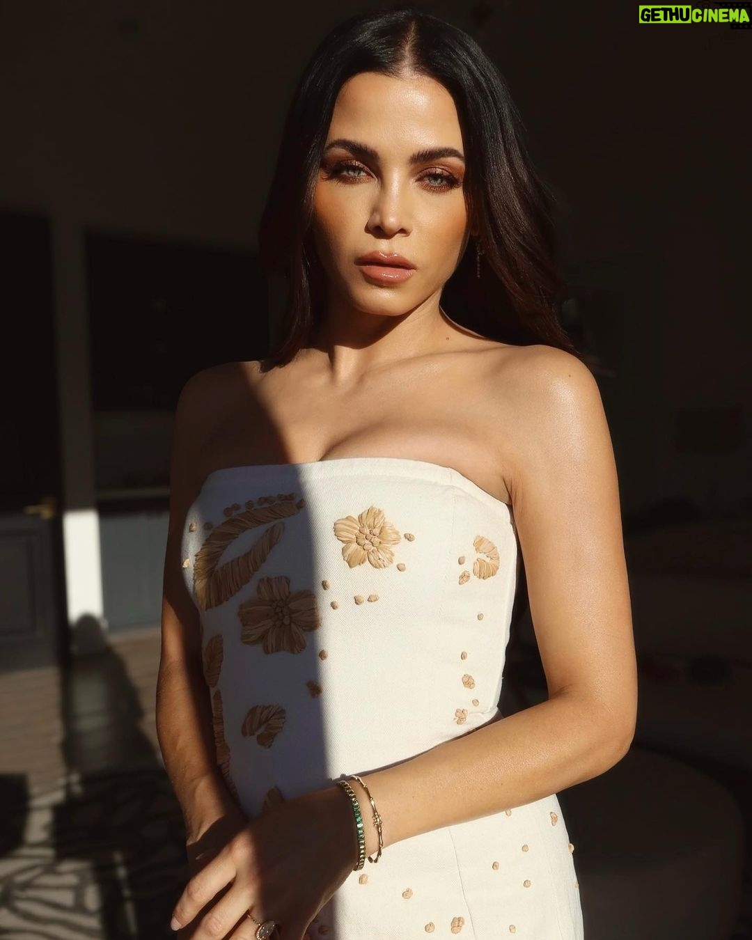 Jenna Dewan Instagram - golden hour w/ @cultgaia