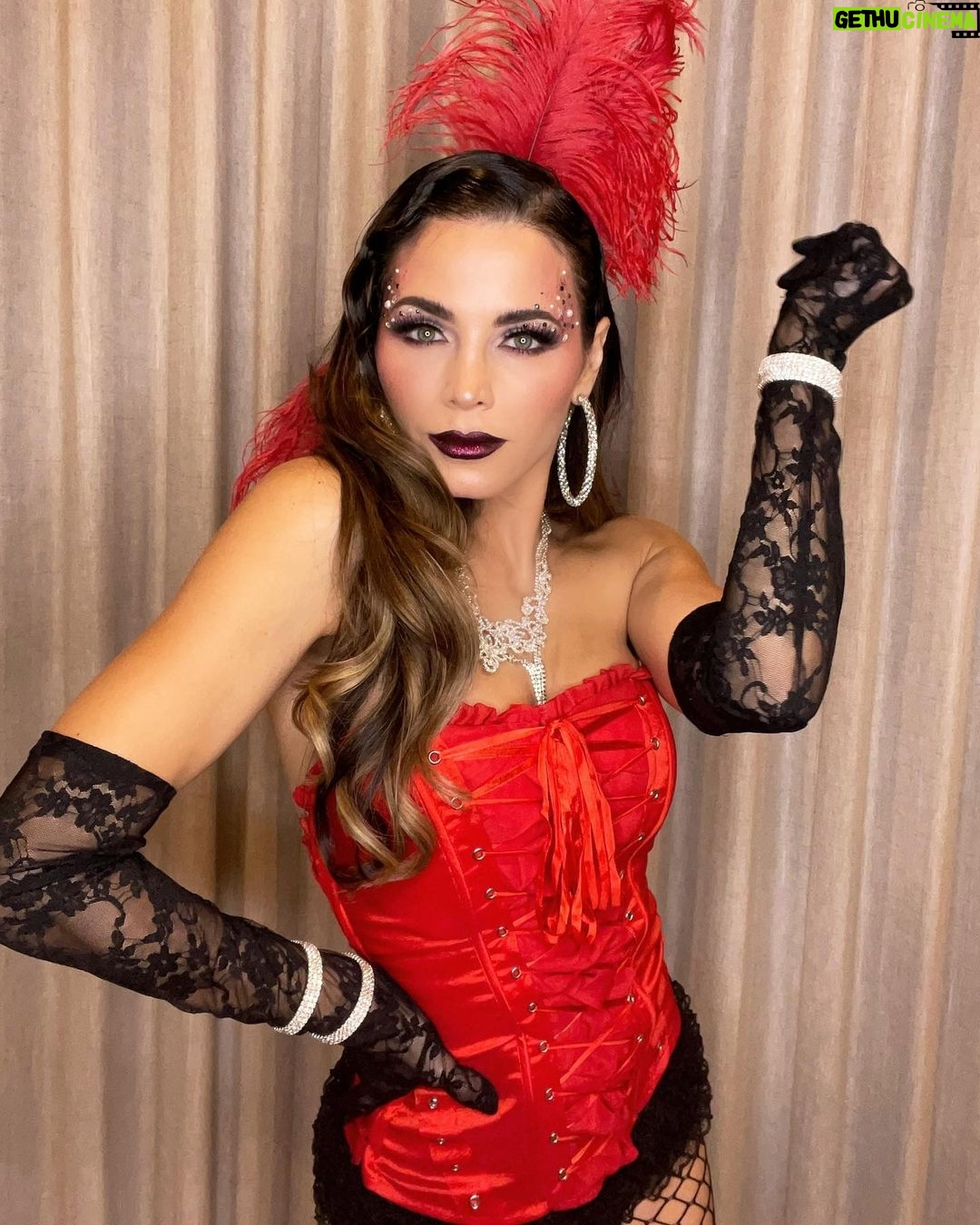 Jenna Dewan Instagram - Ghosts of Halloween past 👻