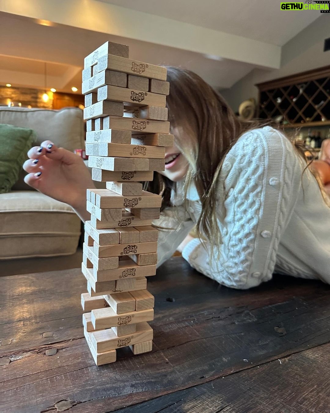 Jenna Dewan Instagram - ‘Tis the season for joy ❤️