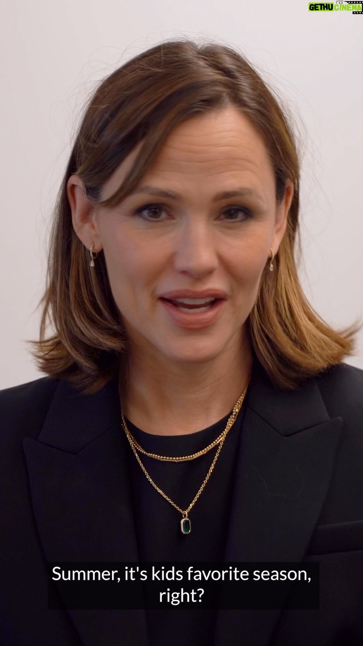 Jennifer Garner Instagram - For many children in the U.S. living in poverty, the last day of school can mean the last day of: π regular meals, π access to books, π and so much more. Join us and @jennifer.garner to help provide kids the resources they need to succeed and #MakeSummerFair! Tap the link in our bio to learn more! β€΄οΈ United States