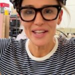 Jennifer Garner Instagram - Woodturning 101: A masterclass by @Jennifer.Garner! She honed this skill to become Hannah in #TheLastThingHeToldMe and now she’s sharing her knowledge with all of us 😍🪵🙌 🎶: Long leg music on TikTok