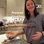 Jennifer Garner Instagram - #PretendCookingShow: Pumpkin Maple Muffins. 🍁 These muffins are Saturday morning, wintertime cozy, perfect to stir up with your littles. Light, not too sweet, just right muffins, coming right up! . Pumpkin Maple Muffins by @alisoneroman @nytcooking Ingredients: - ½ cup (1 stick) unsalted butter - 1 cup all-purpose flour - 1 cup whole-wheat flour - 2 tsp baking powder - 1 tsp baking soda - 1¼ tsp kosher salt - 2 tsp ground cinnamon - 1 tsp ground ginger - ½ tsp ground turmeric - ¼ tsp ground nutmeg - 1½ cups pumpkin puree (about 1 15oz can) - 3 large eggs - 1 cup light brown sugar - ⅔ cup maple syrup . Directions: 1. Heat oven to 350℉. 2. Spray muffin molds with nonstick spray or line them with paper liners. 3. Heat butter in a small saucepan over medium heat. Cook, swirling occasionally, until the butter has melted, foamed and started to brown, ~5 mins. Use a whisk to scrape up any browned bits at the bottom of the pot. Remove from heat and set aside. 4. In a medium bowl, whisk together flours, baking powder, baking soda, salt, cinnamon, ginger, turmeric and nutmeg. 5. In a large bowl, whisk together pumpkin, eggs, brown sugar and maple syrup until totally smooth. Whisk in dry ingredients, followed by browned butter. 6. Divide amount prepared muffin tins and bake until tops are puffed and spring back slightly when pressed, ~20-25 minutes. 7. Yum.