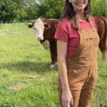 Jennifer Garner Instagram - I hope your company holiday party is as lit as ours at @onceuponafarm. 🐮🎊🥂👩🏻‍🌾 Locust Grove, Oklahoma