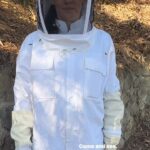 Jennifer Garner Instagram - Beeline (noun): move directly towards something. It’s a real thing! Bees fly in a straight line when they return to the hive — do NOT stand in the way. 🐝 Thank you very much, bees! And thank you very much, @honeyloveorg & @thebeeamigos!
