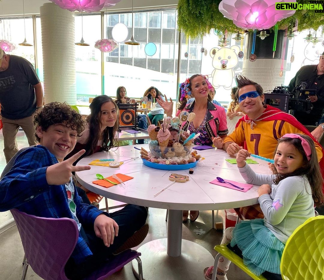 Jennifer Garner Instagram - Three years ago the five of us became the Torres family. @edgarramirez25 and I are so proud of these kids and we miss you— @jennaortega @julianlerner @everlycarganilla. #YESDAY 🍨🍭