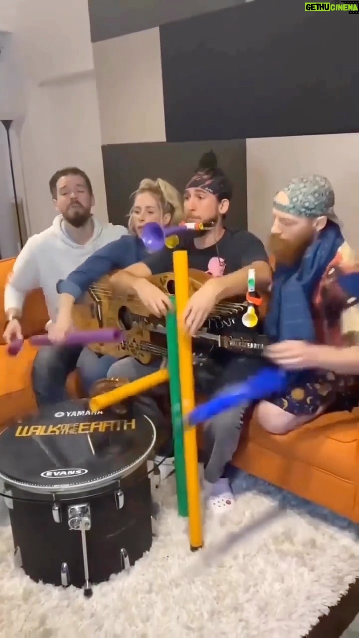 Jennifer Garner Instagram - There’s no “i” in team, amirite, @walkofftheearth?