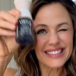 Jennifer Garner Instagram - (Sale alert—25% off!!! at virtuelabs.com). I give @virtuelabs as a gift all the time—yes, shampoo and conditioner—and it’s always a winner. 🎁 But the cherry on top of any stocking, the perfect hostess gift, everyone’s fave—is Virtue Healing Oil. It’s powered by Alpha Keratin 60ku, a bioidentical protein (i.e. identical to the keratin that makes up our hair!) to repair, strengthen, and protect hair. And it smells like heaven! P.S. did I mention it’s on sale? 🥰