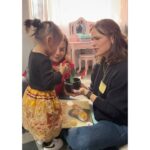 Jennifer Garner Instagram - @markkshriver and I felt the Diné’s (Navajo) rich history and culture woven throughout the community as we visited community leaders at the Central Consolidated School District in Navajo Nation (New Mexico). We had a collaborative, welcoming conversation about how @savethechildren can best help area children thrive, I enjoyed my first mutton stew, blue mush, and blue corn cookies (delicious!), and ⭐️ leaders from the local ECHO Food Bank told us they receive food from @onceuponafarm’s partnership with @savethechildren ⭐️—🥰—it was a win, all around. An educator from San Juan County told Mark and me, “You dream of a silver bullet showing up to help us feed these kids, get them started on the right foot in school, especially in their early years. Save the Children is our silver bullet.” The next day, Mark and I met with @govmlg and members of her cabinet, as well as New Mexico’s Legislature, and found them to be engaged and informed. In Gov. Lujan Grisham’s administration, Early Education is top priority; @savethechildren is proud to work in partnership with New Mexico’s most under resourced schools. (Bonus: Visiting @ndinewmexicoofficial, the New Mexico chapter of the @nationaldanceinstitute, started 30 years ago by my friend Catherine Oppenheimer. Full on JOY) (Bonus 2: a @savethechildren home visit with a Diné home visitor who incorporated tradition and custom into her work with Leiyalynn and her daughter. We loved the Pow Wow dresses ♥️) San Juan County, New Mexico