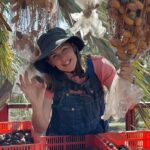 Jennifer Garner Instagram - I love meeting @onceuponafarm suppliers—and I’ll harvest dates for our products any time! 🌴👩🏻‍🌾☀️ I ♥️ farmers! Coachella Valley, California