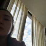 Jennifer Hong Instagram - ： 愛放空的我 在房間待一整天也很開心 我是阿宅 你們也可以什麼都不做自己一個人待著嗎？ . . . #lingling #宅在家 #開心