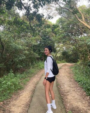 Jennifer Hong Instagram - 🥮🥮🥮～
.
.
.
#lingling #中秋節 #中秋節快樂 #爬山
