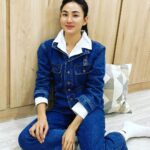 Jennifer Hong Instagram - 👋👋👋 好久沒上社群 決定穿上～ 穿搭達人鮪魚兒的美美禮物 來跟我可愛的鈴鐺們分享近況 消失好長一段時間的我在年後社群帳號突然被封鎖⋯了 怎麼照著步驟操作就是無法解鎖 鈴鐺們也有遇過這種情況嗎？？？ 明明都照著步驟ㄧㄧ操作了 可就會一直鬼打牆似的又回到原點然後還是解不開⋯真的氣到想翻桌耶🤬 還好我的神隊友幸星娛樂的大家長林可喬女士神之手摸一摸後⋯就解鎖了！真的太神奇了傑克🥰 這就是為什麼我許久沒分享動態的原因。 . . . #lingling #clothes #finally #happy @weiyin.com.tw @hsinstarforever