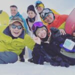 Jennifer Hong Instagram - 🧑‍🤝‍🧑 朋友能一起出國實屬不易，若還能在旅途中彼此照顧，那真的是旅行中最美麗的風景了！ 這群可愛的小夥伴們～窩心！♥️♥️♥️♥️♥️♥️ . . . #lingling #snowboard #happy #friends