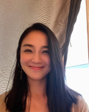 Jennifer Hong Instagram - 🎋

許願
願一切安好 順利 開心 圓滿～
.
.
.
#lingling #makeawish #perfect