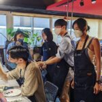 Jennifer Hong Instagram - 🍓 最喜歡海邊和沙灘了 老師說選一張自己最喜歡的照片或圖片當作素材吧！ 第一次作畫的我 在教室裏感受著與同學們一起創作的美好 畫畫 不專屬於誰，每一個人都觸手可及 畫畫 也讓我擁有了一個寧靜和快樂的午後。 . . . #lingling #painting #draw #happy #friends
