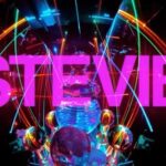 Jennifer Lindberg Instagram - repost: @warpaint STEVIE The Video Love the feeling of Innerspace? Made entirely from physical objects and real light to ‘capture the bliss of falling in love’ by our amazing wizard friend @djchrisholmes and his @fascinatedbyeverything project, with the beautiful laser installations of @laserlewdude ! So happy to have this collaboration which is just the beginning .. Watch in 2D or 3D immersive MAKE SURE you click through to YouTube to experience the Magic Window effect on your iPhone/iPad/Laptop or watch in full VR on Oculus. Happy playing! 🌺🌺🌺🌺