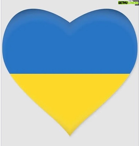 Jennifer Lindberg Instagram - So scary … 💔 I can’t really wrap my head around the evil acts such as these. It happens everywhere , everyday .. And, I always feel helpless. I know posting this heart flag of Ukraine ain’t gonna heal the wounds.. But, my heart is w all of the people who are suffering and I’m praying for safe passage to all seeking it. And hopefully some sense kicks in .. In general. This world is crumbling man. As if we all haven’t been through enough ..