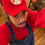 Jennifer Lindberg Instagram - happy halloween:) #budgetmario 😘😘😘😘