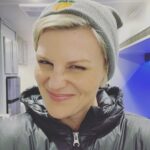 Jennifer Robertson Instagram - That’s a wrap for Ellen Baker on S2 @gngbts Love this cast and crew so much.