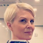Jennifer Robertson Instagram - Game face. Season 2. Ginny and Georgia. #ginnyandgeorgia #netflix @erinpidgeon