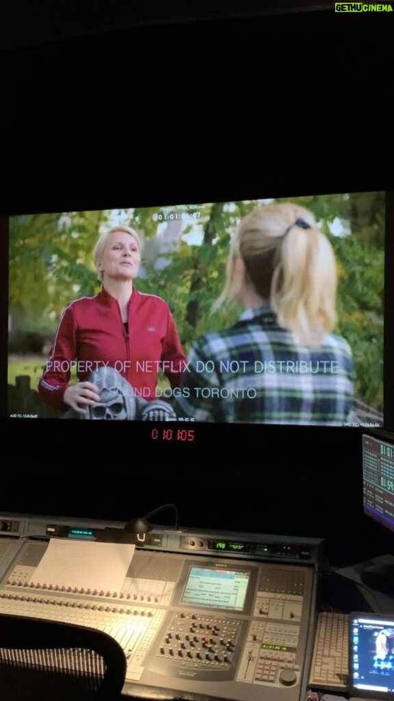 Jennifer Robertson Instagram - That time in an ADR of S1 that Ellen’s voice played perfectly over Georgia’s dialogue. 😂 #ginnyandgeorgia