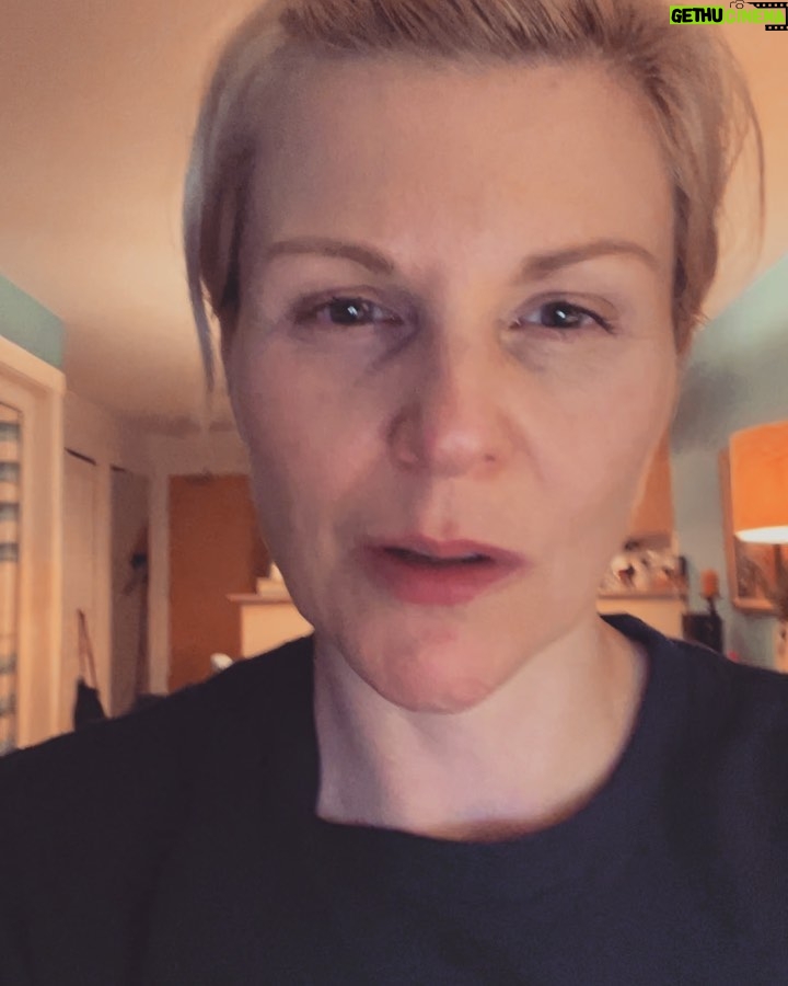 Jennifer Robertson Instagram - Sending ❤️ to all the music teachers out there.