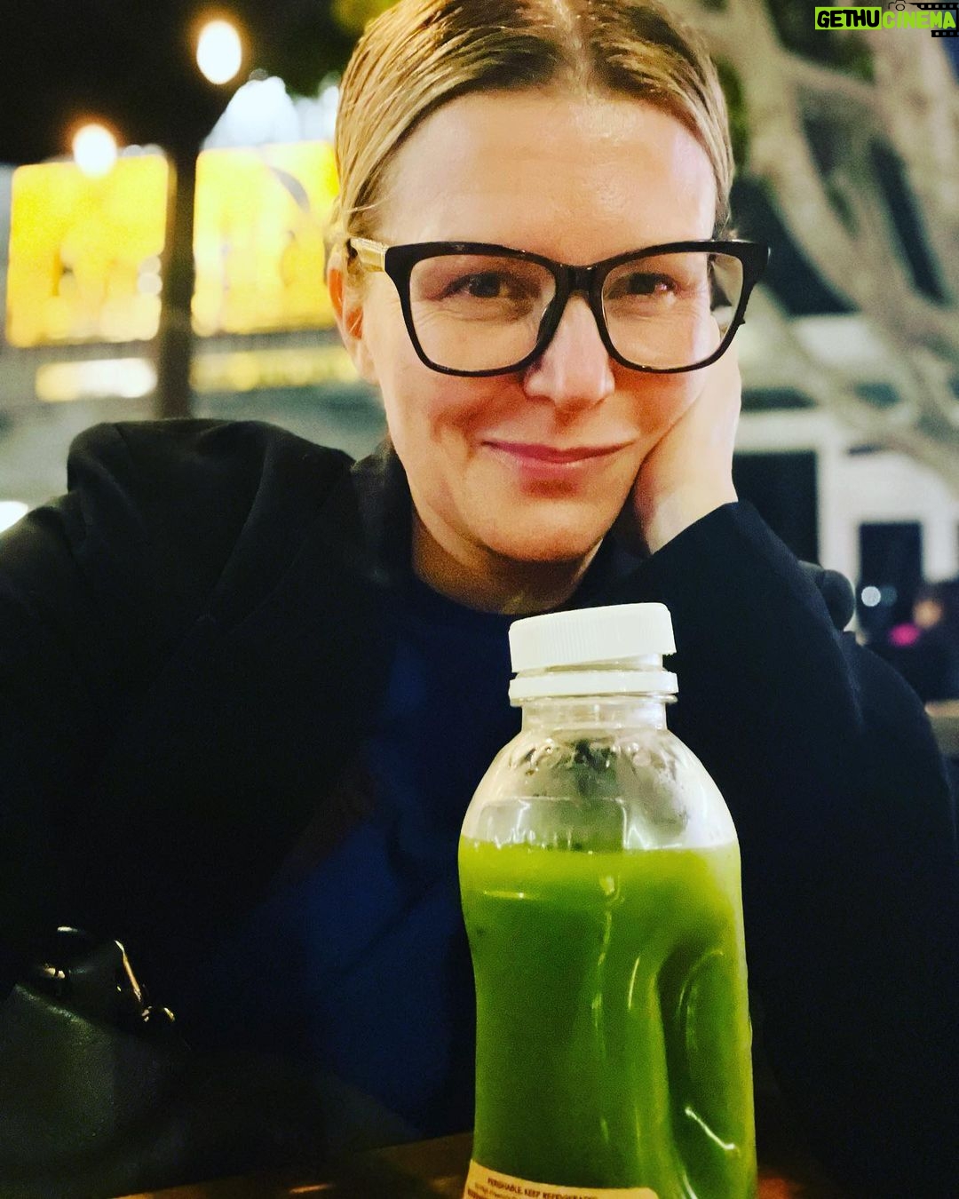 Jennifer Robertson Instagram - Thank you @this1goestoeleven for working your esthetician’s magic. ✨