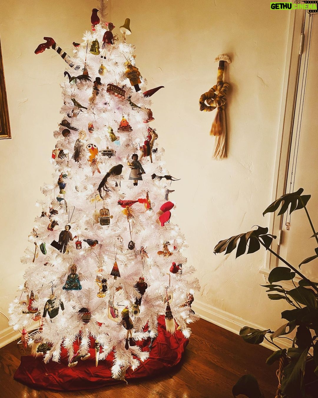 Jennifer Robertson Instagram - Dec 25th in LA 🎄 🕎