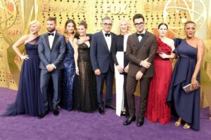 Jennifer Robertson Instagram - TBT to the 71st Emmys. 😁 #schittscreek