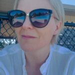 Jennifer Robertson Instagram - Public pool playlist is LIT 🔥 The Cars “Drive”