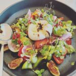 Jennifer Robertson Instagram - Far from your typical airport hotel. @bruno.yvr THIS burrata salad. @versantehotel THIS tub. The only thing that would have topped this would have been if I ate this salad whilst IN this bath. Bath Salad? Could that be a thing? Kindest staff, lovely experience 💕