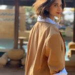 Jennifer Winget Instagram - Half the suit, twice the confidence. ☺️ #RaisinghanivsRaisinghani#promotions#sonyliv 12th Feb, Mon-Wed 8pm