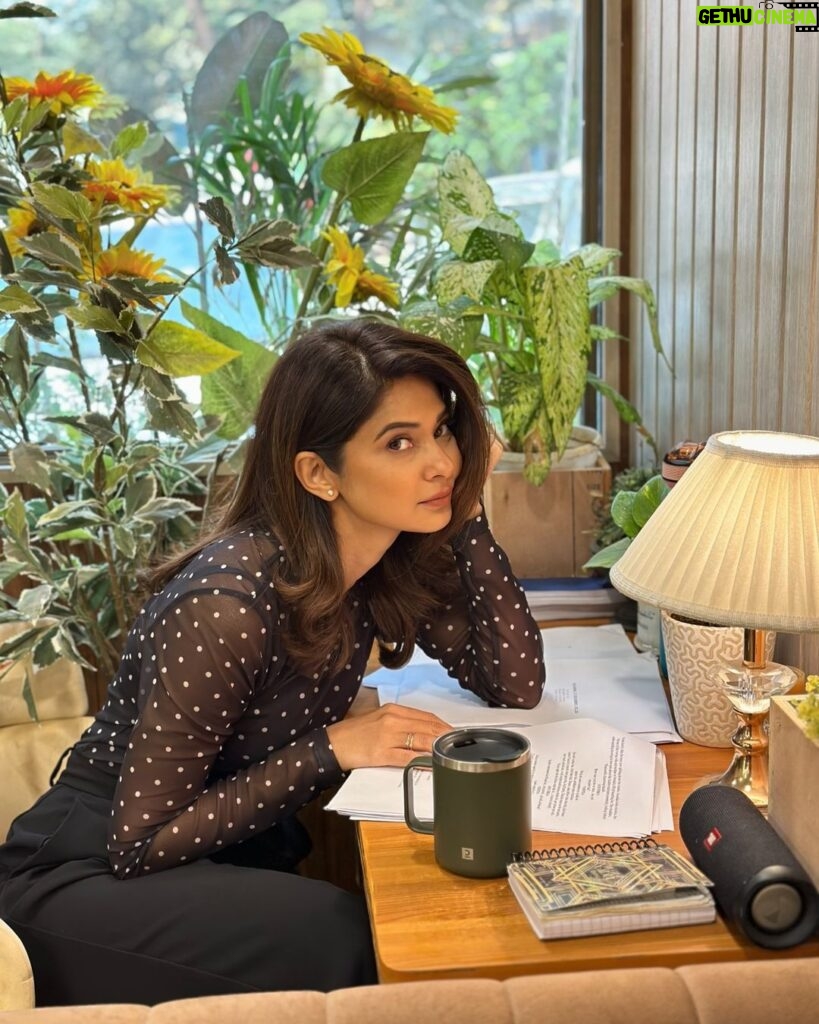 Jennifer Winget Instagram - Coffee, scripts and a sprinkle of cuteness – my recipe for a productive day!☕📄✔