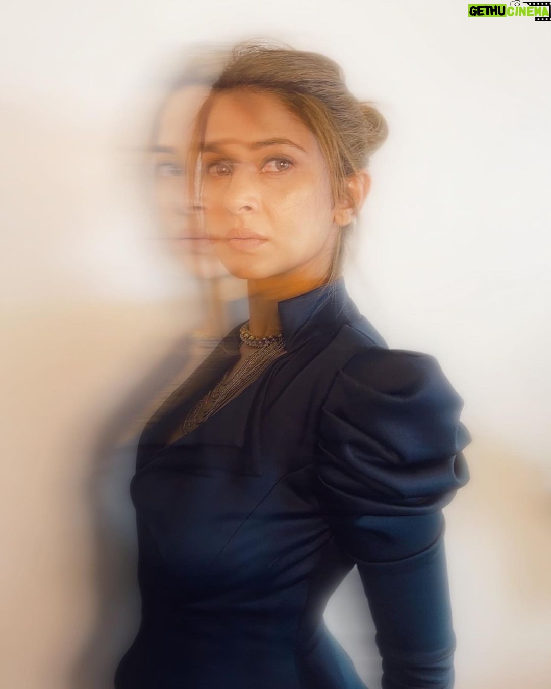 Jennifer Winget Instagram - Hardly Seen🕶️Always Noticed👓