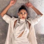 Jennifer Winget Instagram - Be not afraid of being called unfashionable. But stylish…??? Well, Thank you for the honour @brandempower.in My style avengers @sobosatan @sonamvaghani.mua @hairbysharda to the rescue!