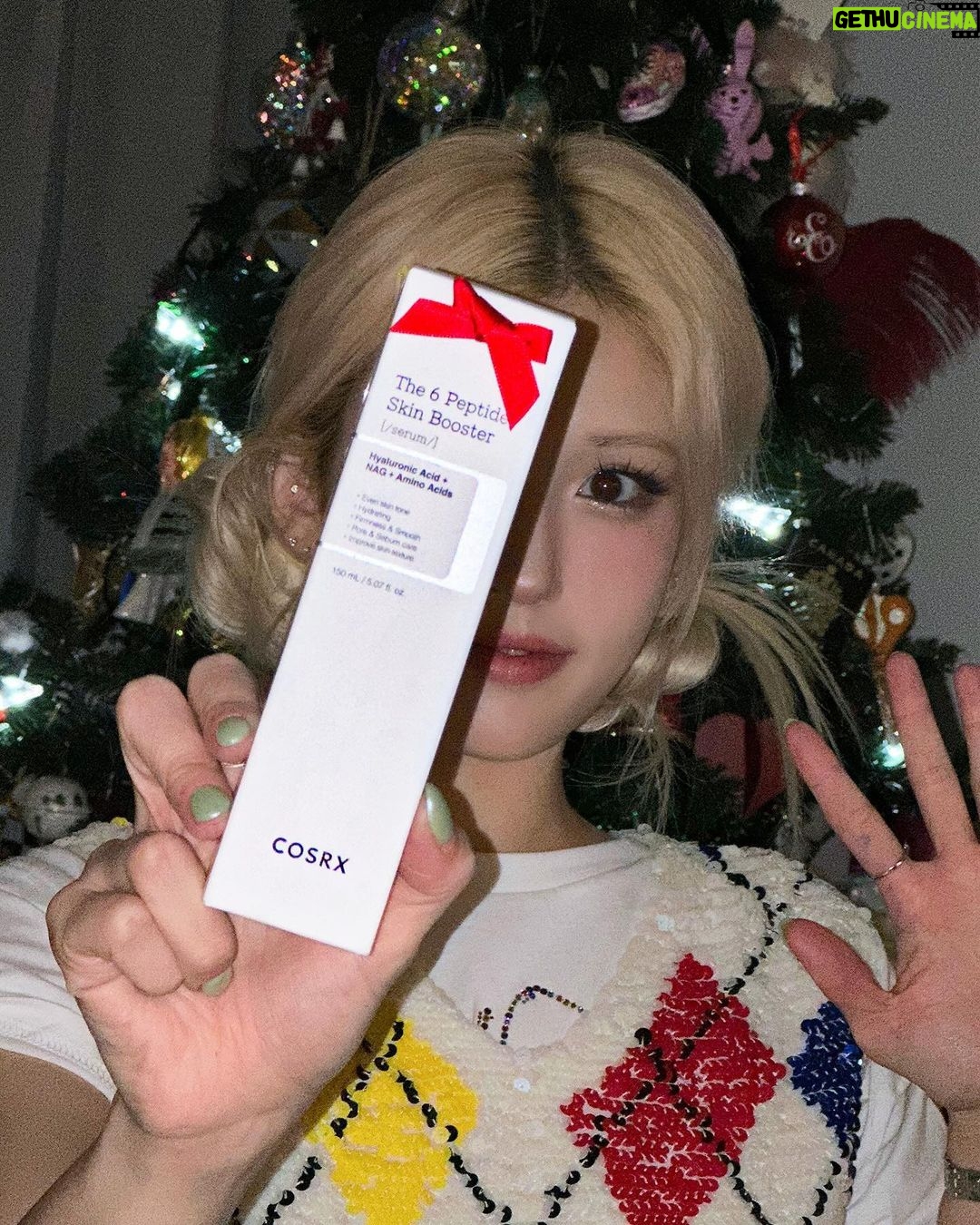 Jeon So-mi Instagram - #코스알엑스 #COSRX #더6펩타이드스킨부스팅세럼 ❄️🎄🧚🏻♀️🩵