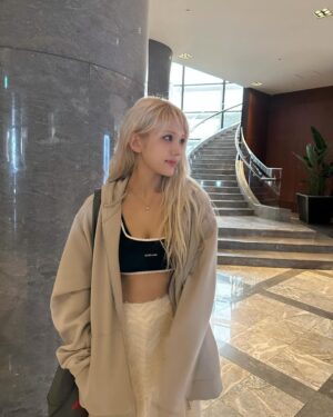 Jeon So-mi Instagram - Cherry Tomato
